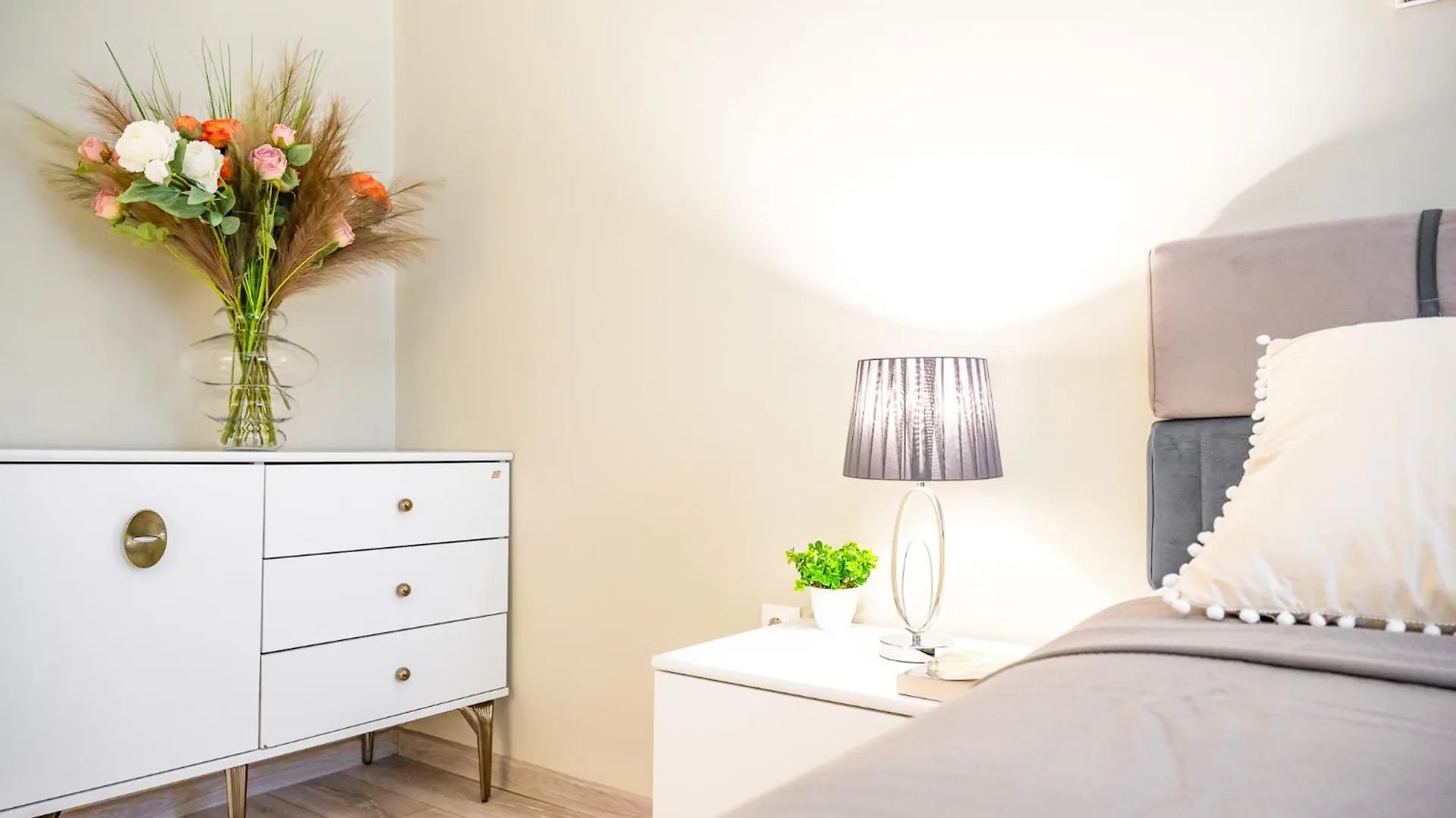 2Br Downtown Suit Next To Nevski Cathedral - Ac Sofia Apartment